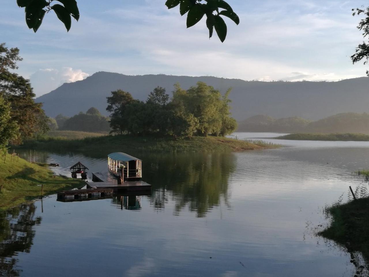 Nirvana Archipel Resort Vang Vieng Exterior photo